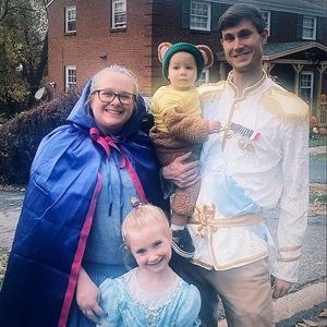 Meet your Posher, Emily